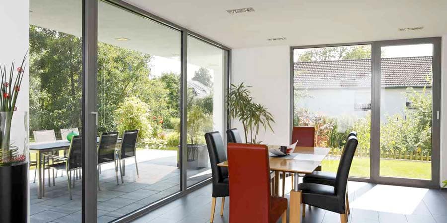 Панорамные окна для загородного дома - цена формируется от многих факторов